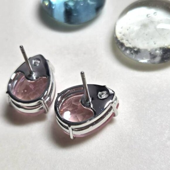 🌟Swarovski Gema Stud Pierced Earrings Pink Teardrop Cut Swarovski Crystal🌟 - Picture 4 of 8